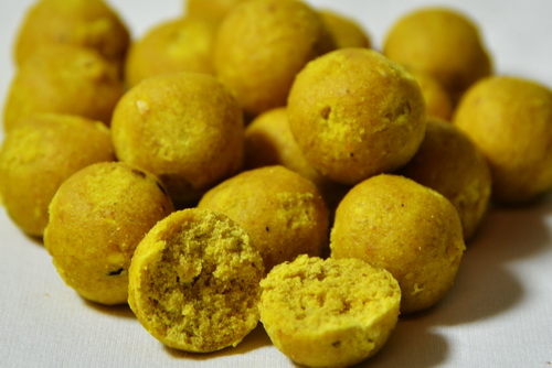 Boilies LEGEND ŽLTÝ IMPULS ORECH/JAVOR 12m /200g